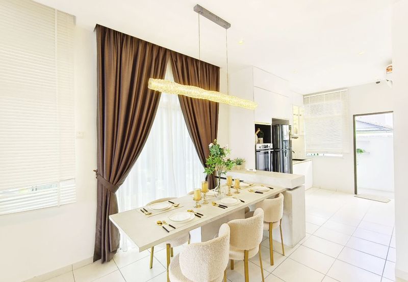 Blossom, Scientex Jenjarom