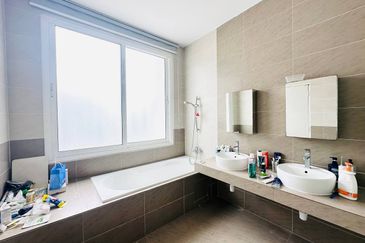 Clover Garden Residences