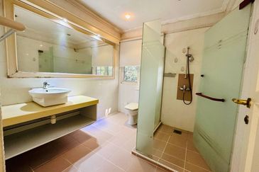 [ Huge , Prime Area]BUNGALOW 2 Storey@  BUKIT TUNKU KENNY HILLS, KUALA LUMPUR