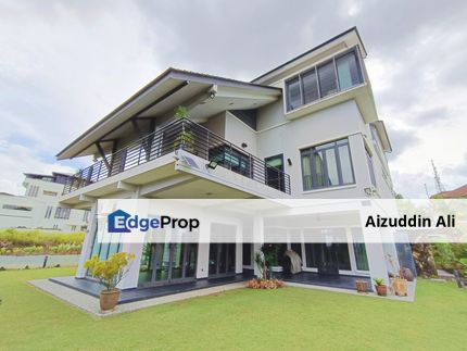 ( FACING GOLF COURSE) Beautiful Three Storey Bungalow in KGSAAS Seksyen 13  Shah Alam , Selangor, Shah Alam