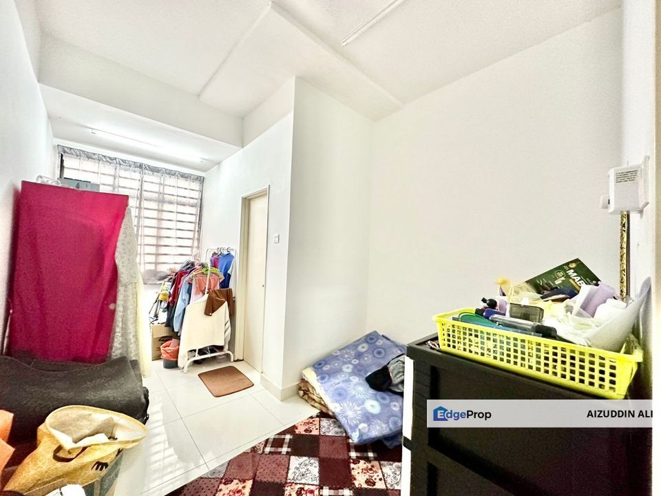 Near LRT Double Storey Taman Dato Demang Bandar Putra Permai Seri Kembangan, Selangor, Serdang