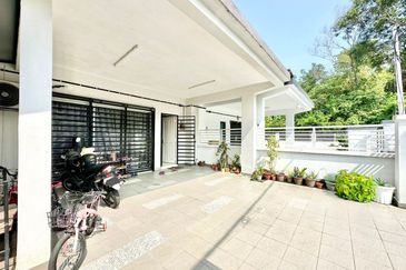 Jalan Bandar Putra Permai 4/2