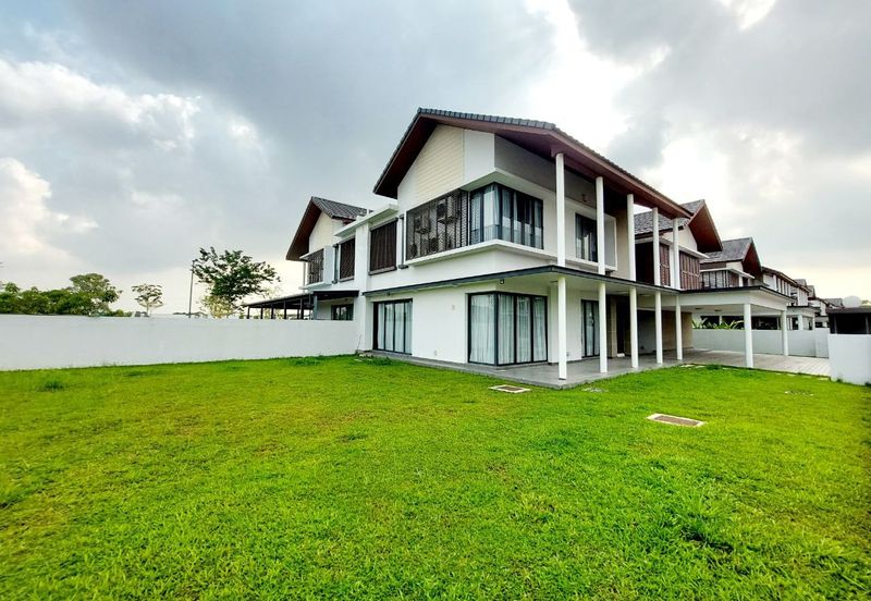 Tiana Elmina Gardens