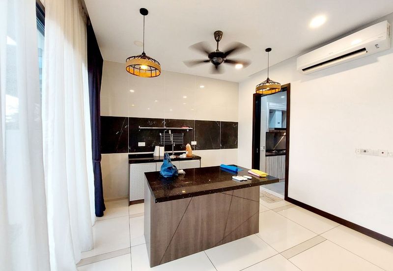 Tiana Elmina Gardens