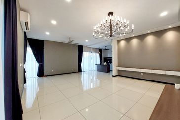 Tiana Elmina Gardens