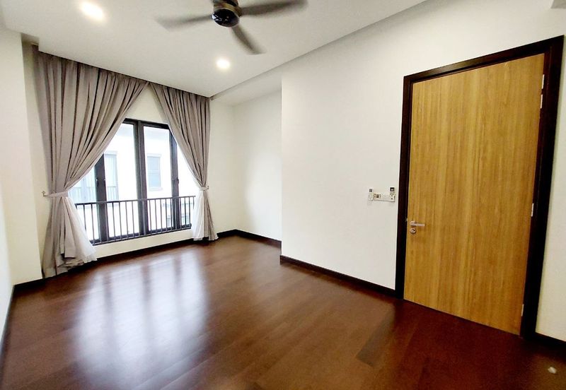 Tiana Elmina Gardens