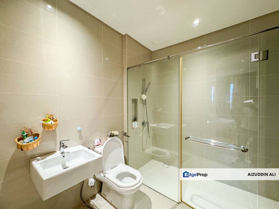 Beautiful ID Renovated and Partially Furnished 2 Storey Terrace Mirage by The Lake, Cyberjaya, Selangor, Cyberjaya