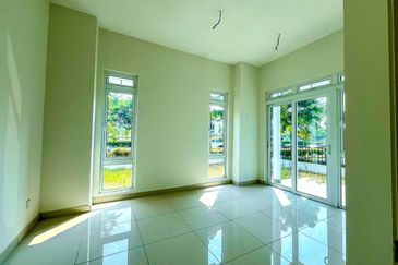 Double Storey Corner Lot Terrace Murraya Presint 12 Putrajaya 