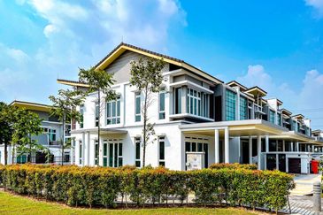 Double Storey Corner Lot Terrace Murraya Presint 12 Putrajaya 