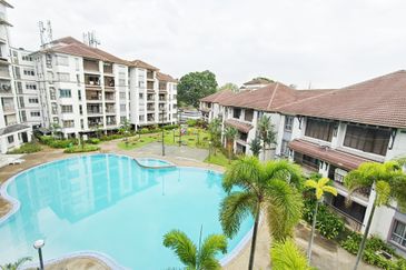 Lakes Condominium