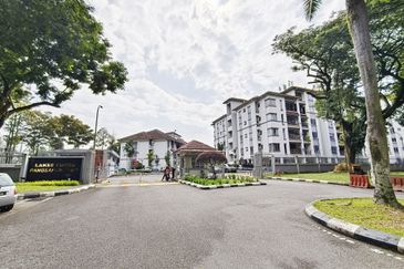 Lakes Condominium