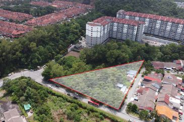 Bandar Tun Hussein Onn