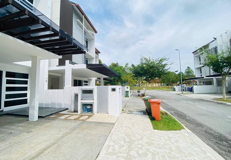 Duta Villa, Presint 14