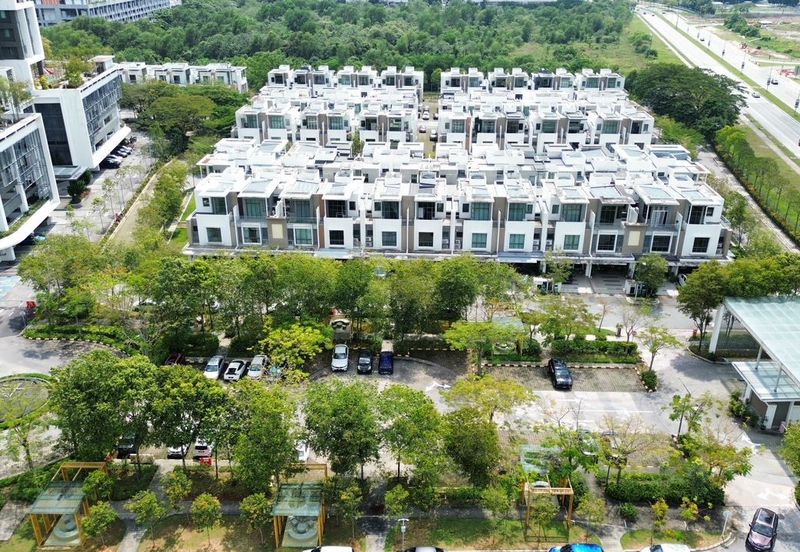 Lake Point Residence