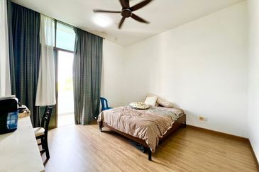 Lake Point Residence