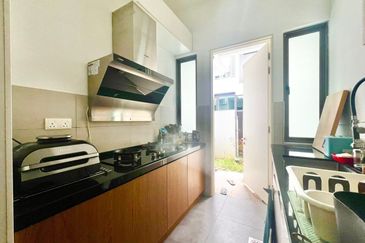 Lake Point Residence