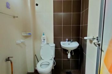 TAMAN NUSA INTAN TERES 2 TINGKAT,seNaWanG