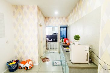 Double Storey Intermidiate Fully  Furnished 