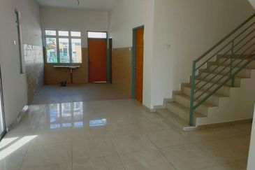 Double Storey End Lot Taman Indah Banting
