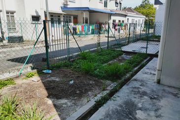 Double Storey End Lot Taman Indah Banting