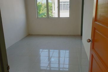 Double Storey End Lot Taman Indah Banting