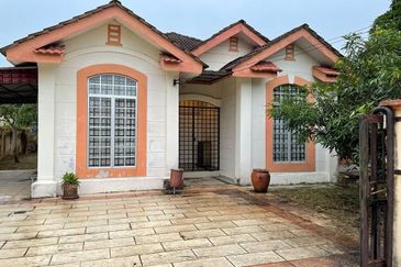 Single Storey Bungalow In Sepang Putra