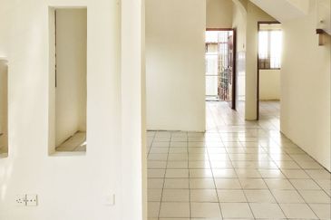 Endlot Taman Pelangi Rawang for Sale