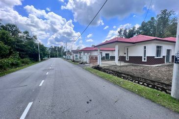 1 Storey Bungalow Bandar Mahkota Hill Lenggeng,N9