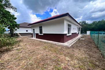 1 Storey Bungalow Bandar Mahkota Hill Lenggeng,N9