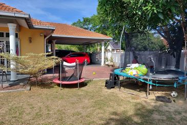 Taman Desa Cempaka 3