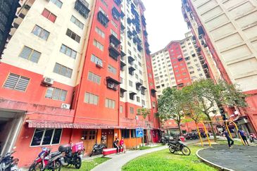 Apartment Teratak Muhibbah 1 Taman Desa,KL 4 Sale