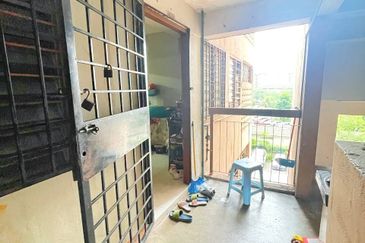 Apartment Teratak Muhibbah 1 Taman Desa,KL 4 Sale