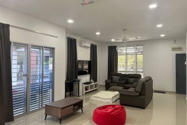 Banglo Setingkat Freehold Mahkota Hill