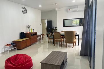 Banglo Setingkat Freehold Mahkota Hill