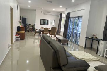 Banglo Setingkat Freehold Mahkota Hill