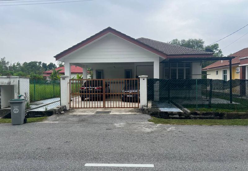 Banglo Setingkat Freehold Mahkota Hill