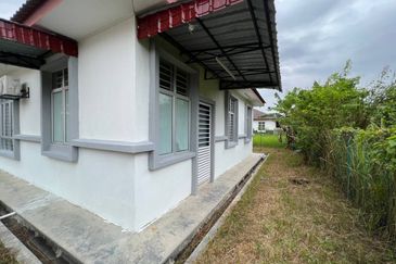 Banglo Setingkat Freehold Mahkota Hill