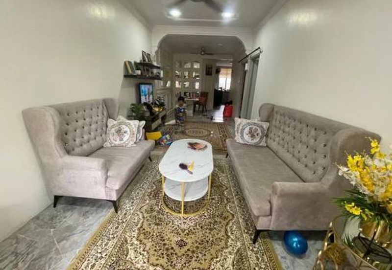 Lorong Mahkota Impian 2/17