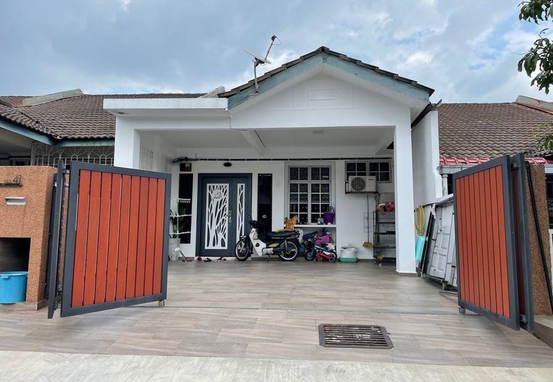 Lorong Mahkota Impian 2/17