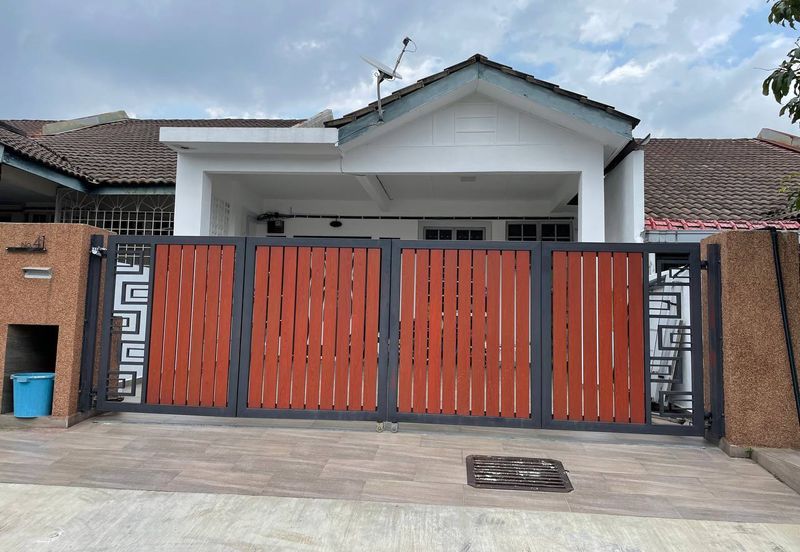 Lorong Mahkota Impian 2/17