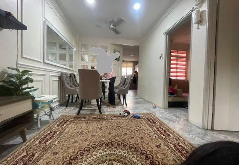 Lorong Mahkota Impian 2/17