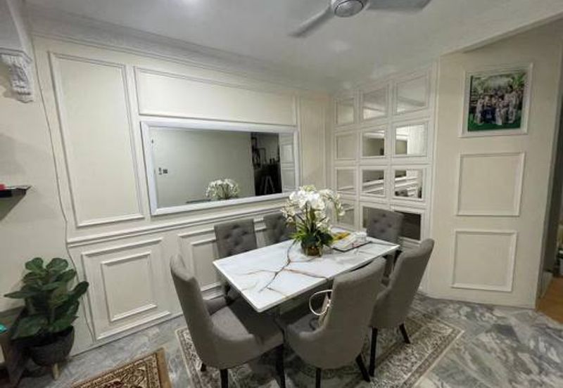 Lorong Mahkota Impian 2/17