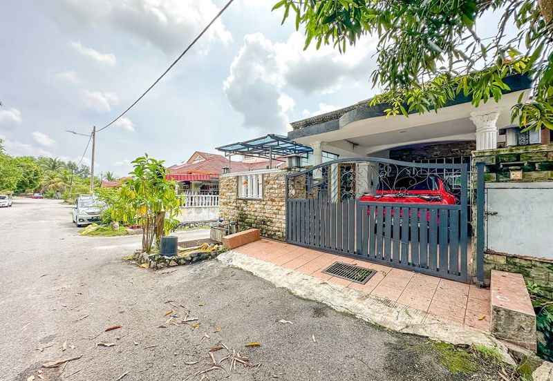 Lorong Mahkota Impian 2/17