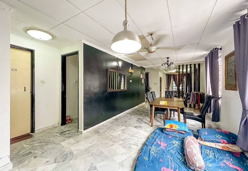 Lorong Mahkota Impian 2/17