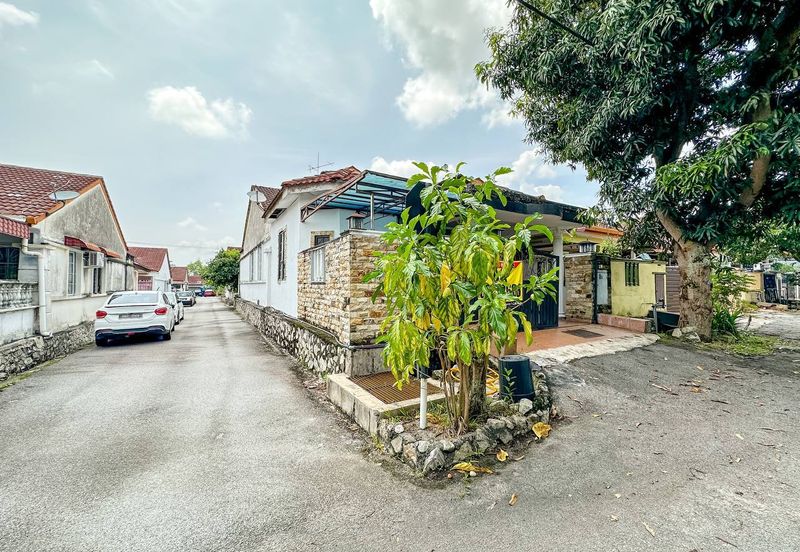 Lorong Mahkota Impian 2/17