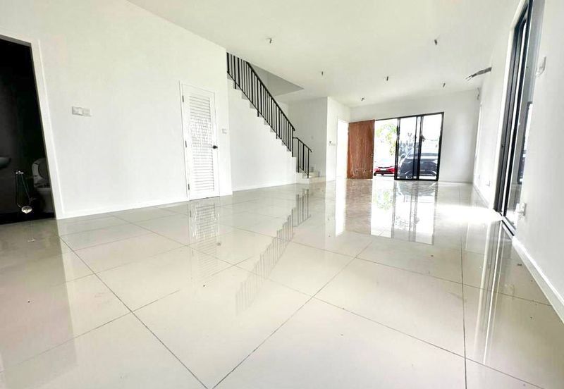 Reef Of Tropics, Setia Eco Glades