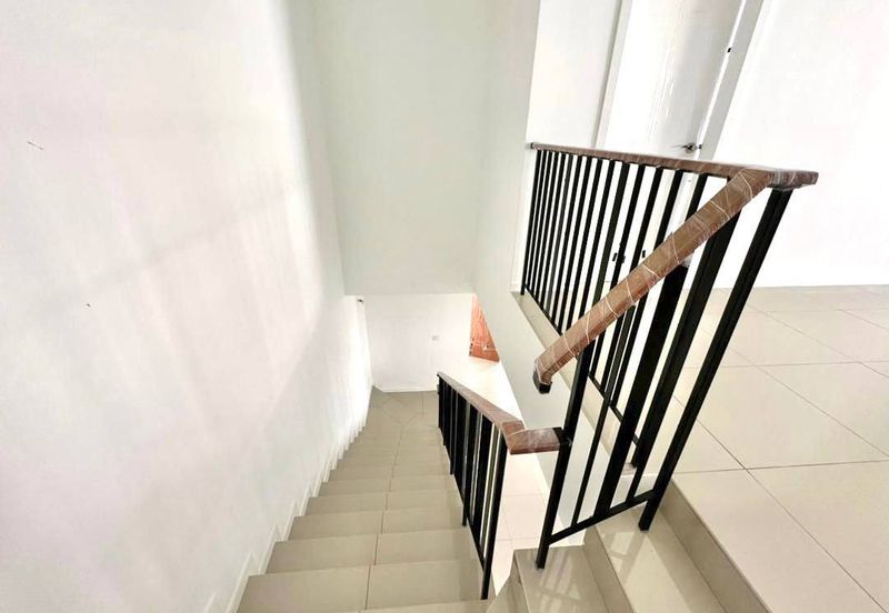 Reef Of Tropics, Setia Eco Glades