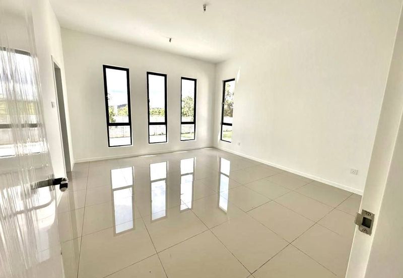 Reef Of Tropics, Setia Eco Glades