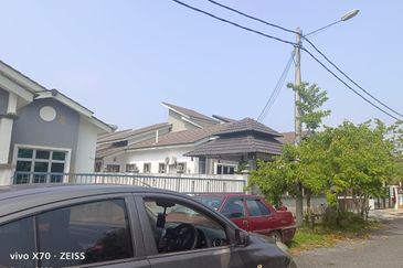 1 Storey Semi D Jenderam Murni Facing Open for Sale