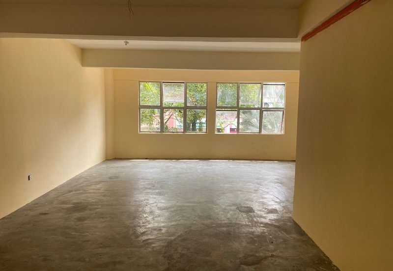 4 Storeys Shop Lot Putra Indah. Bdr Baru Nilai Negeri Sembilan  